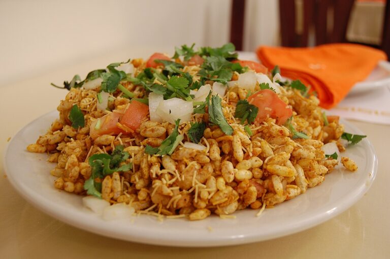 Bhel Puri Recipe: A Delicious and Crunchy Indian Snack